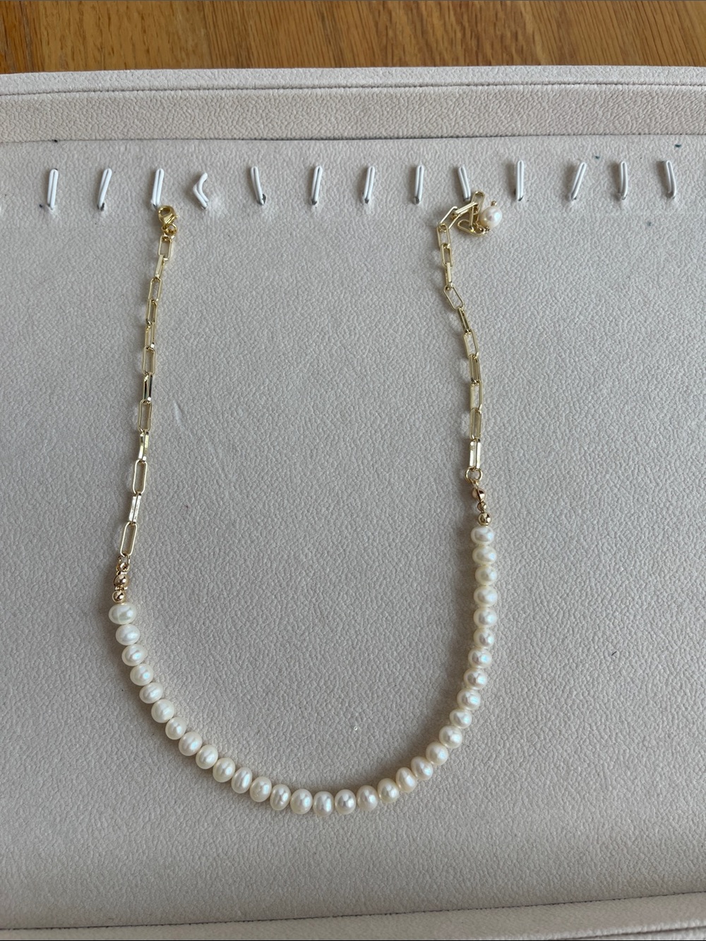 Gold & White Pearl Beaded Necklace